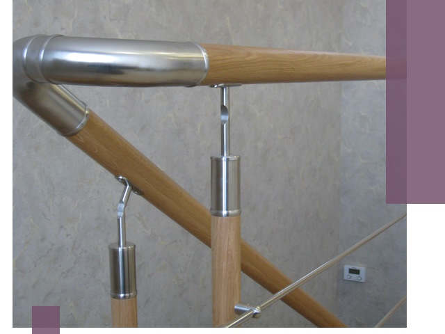 Комбинированные перила на заказ в Сочи — монтаж и производство