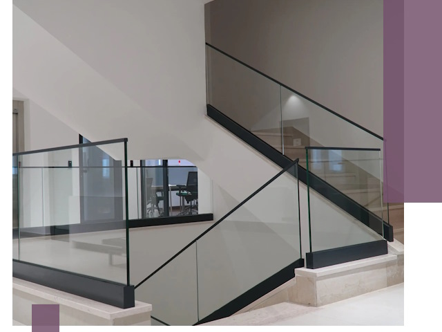 Стеклянные перила премиум-класса с установкой в Сочи