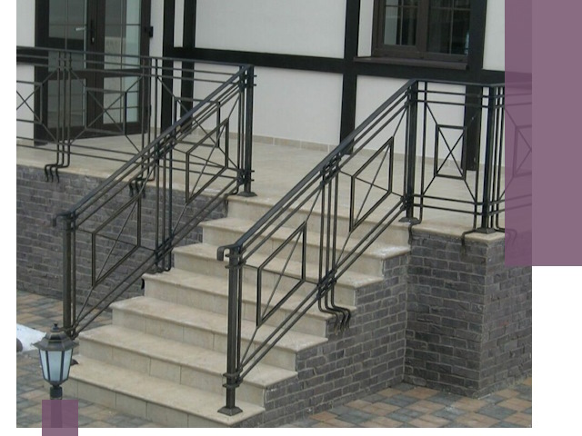 Перила для крыльца в Сочи — монтаж, изготовление и установка