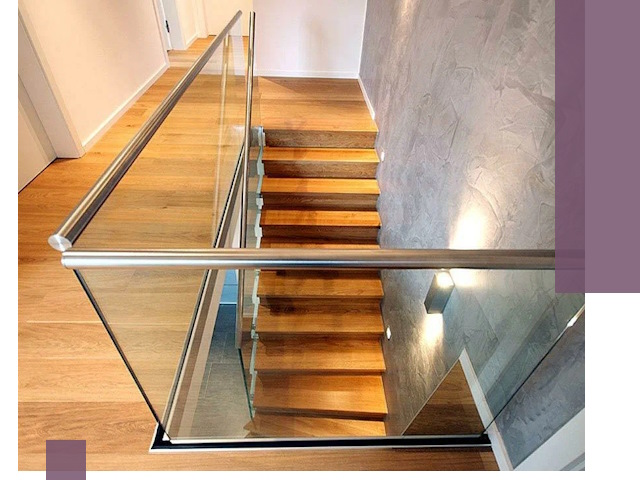 Перила для лестницы в доме — изготовление и монтаж в Сочи