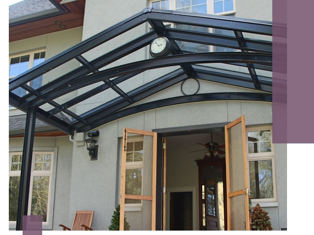 Изготовление и монтаж навесов и козырьков в Сочи