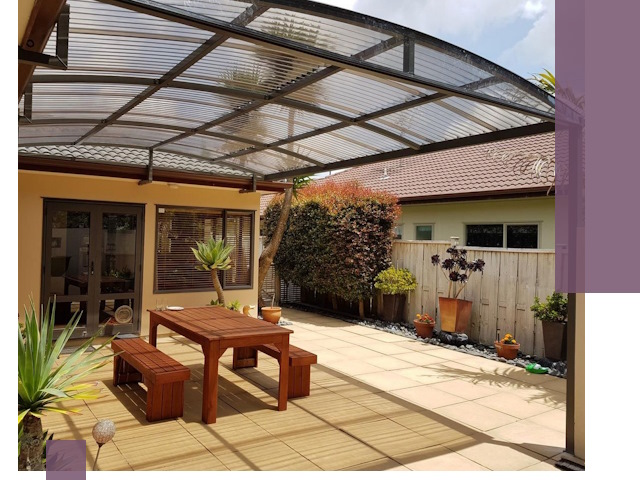 Навесы во двор под ключ в Сочи — изготовление и монтаж