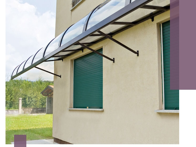 Козырьки над окнами в Сочи — изготовление и монтаж по выгоде