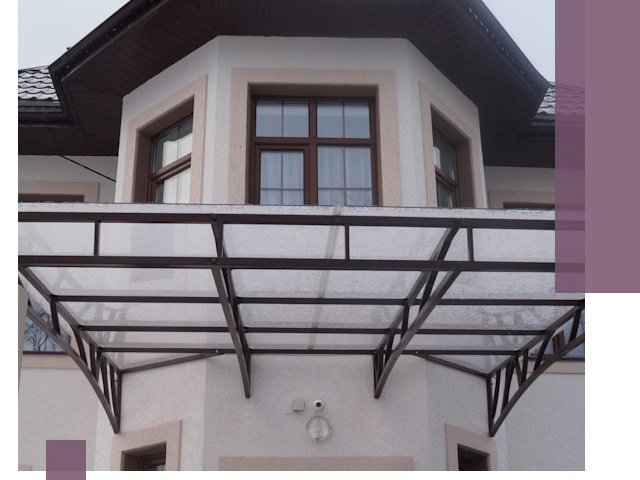 Козырьки из поликарбоната под ключ в Сочи