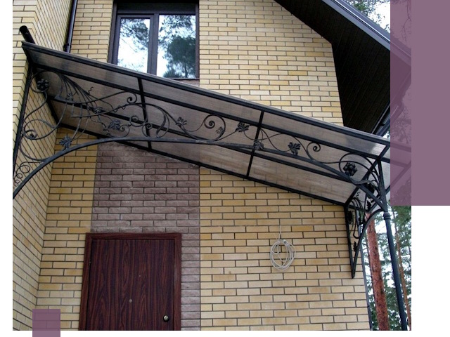 Односкатные козырьки из металла под ключ в Сочи