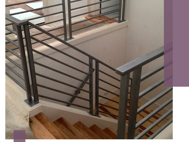 Изготовление поручней из металла и дерева в Сочи