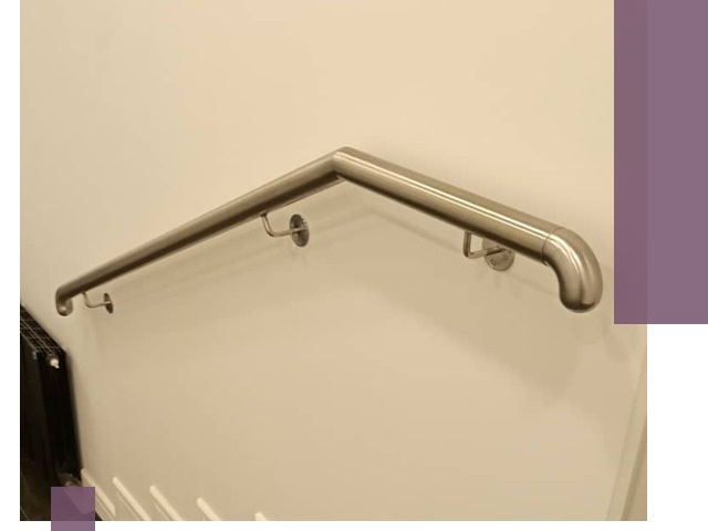 Изготовление пристенных поручней в Сочи под ключ за сроки